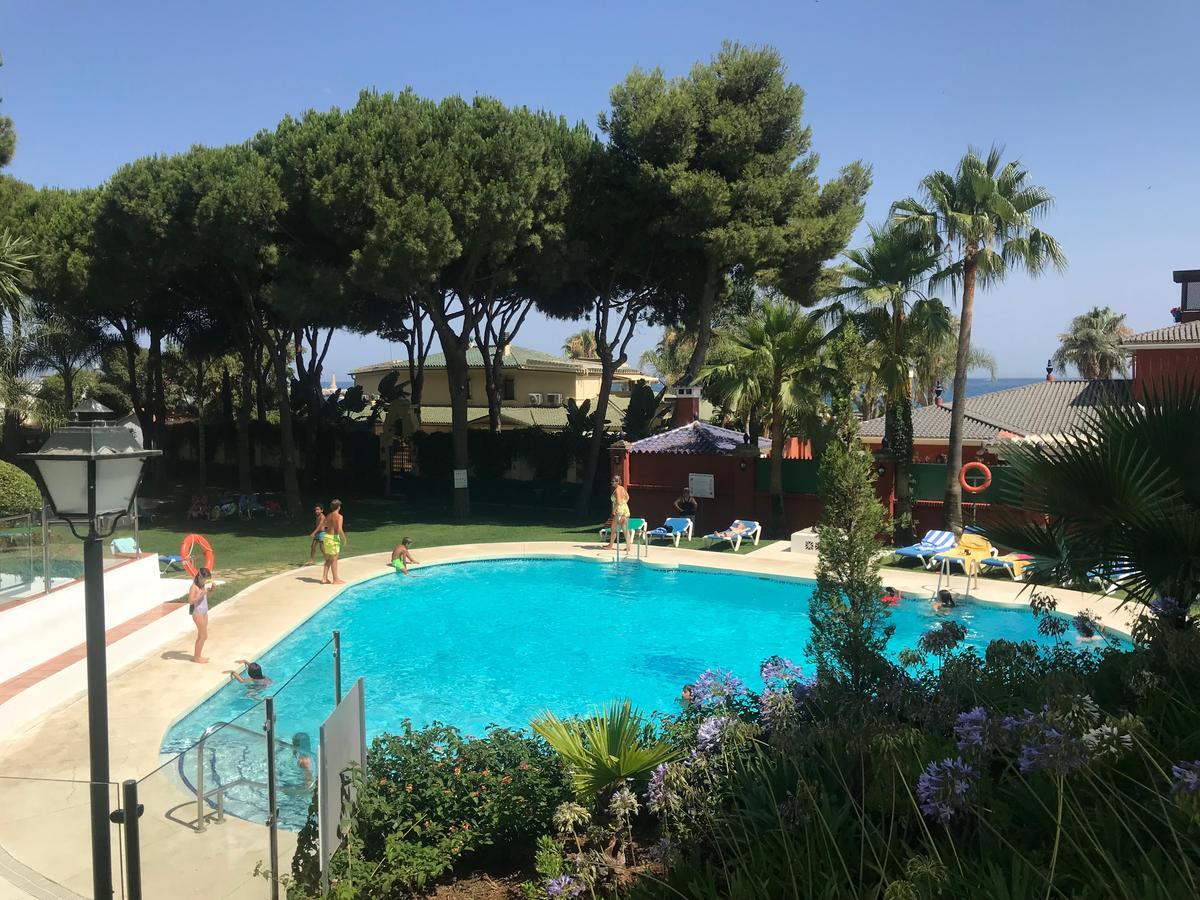 Apartemen Banus Beach&pool *