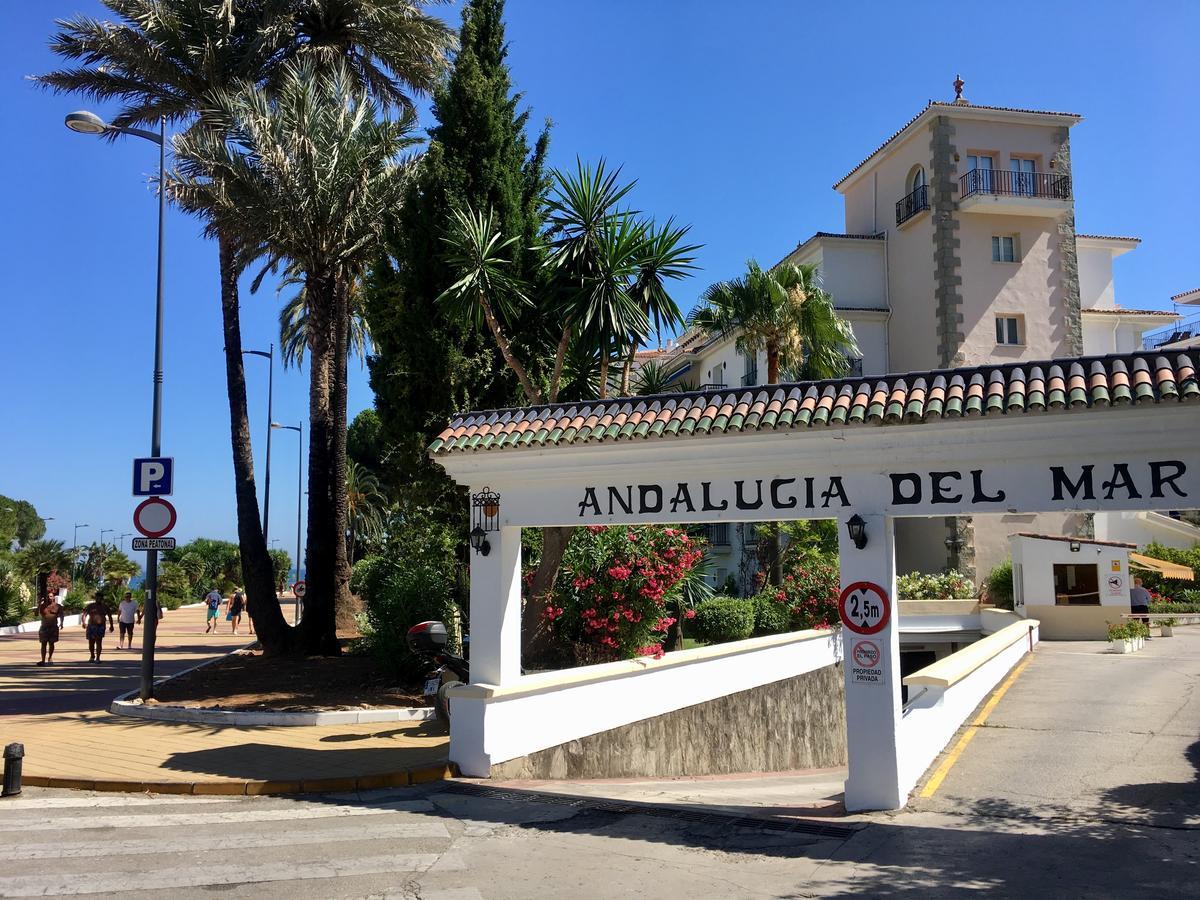 Banus Beach&pool Apartemen